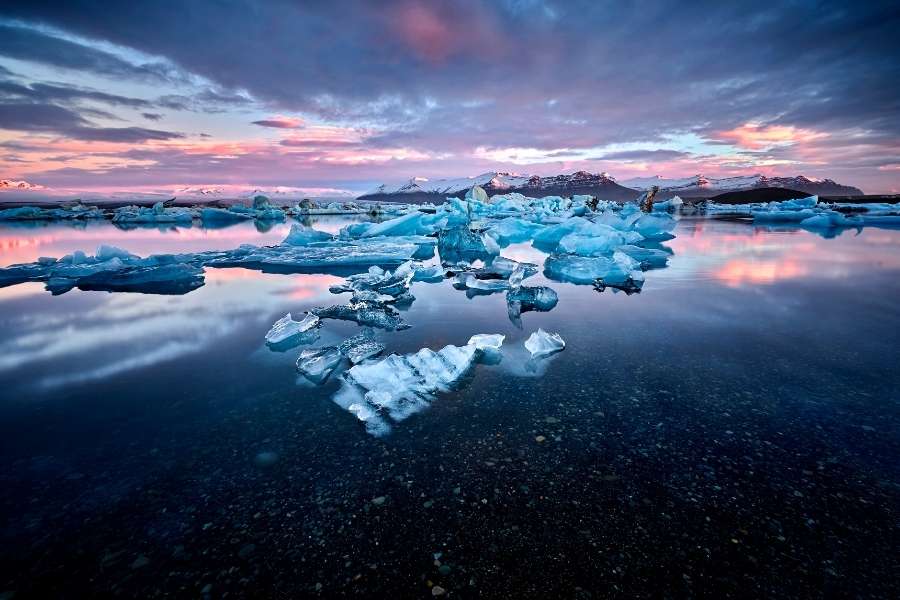 Glacier lagoon Bay in IJsland met Nordic