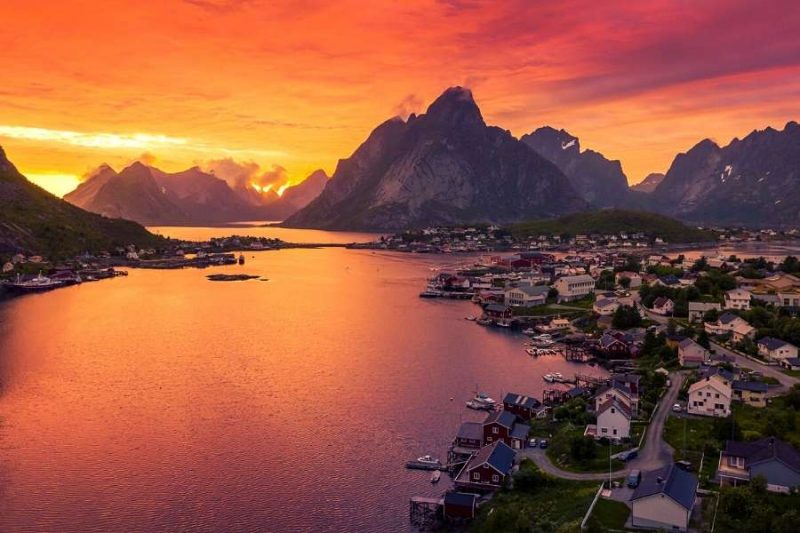 Middernachtzon op Lofoten Noorwegen - reizen met Nordic
