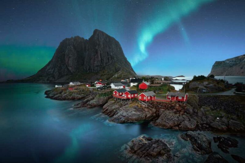 noorderlicht op de Lofoten in Noord-Noorwegen met Nordic