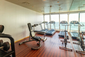 Salle de fitness à bord du navire MS Maud