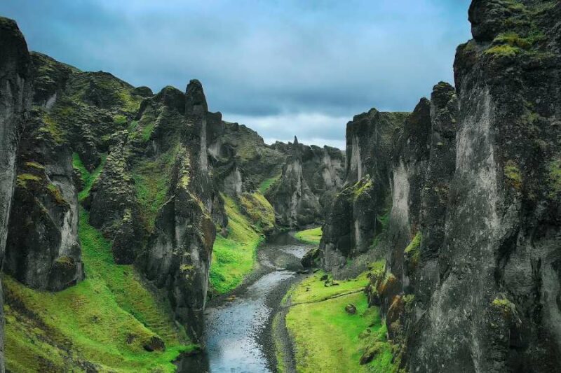 Fjaðrárgljúfur Canyon