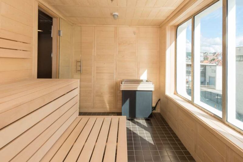 Sauna op een Hurtigruten schip tijdens een zeereis met Nordic