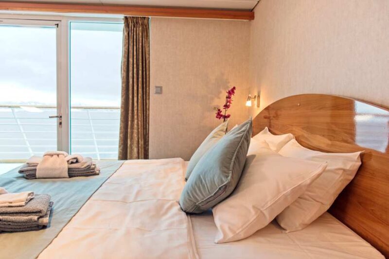 ms-trollfjord-hurtigruten-expedition-suite