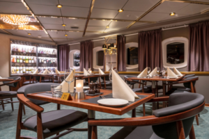 MS-Vesteralen-restaurant-2