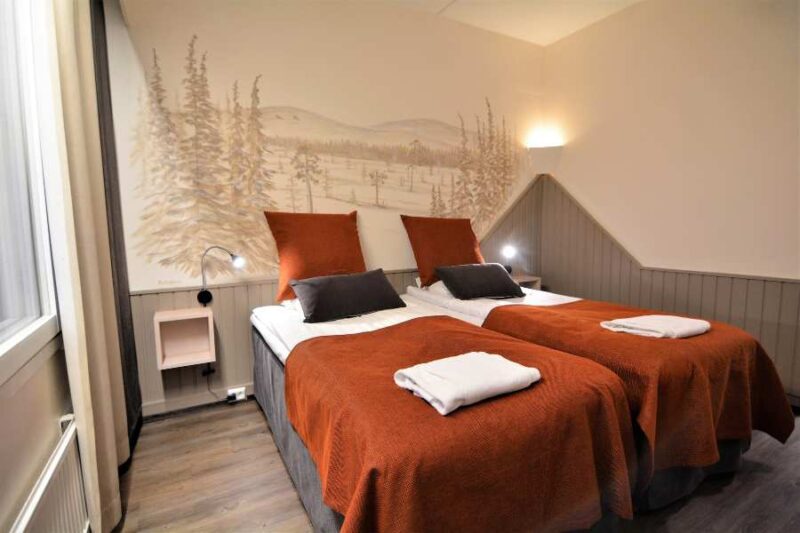 Tweepersoonskamer in hotel Ylläsrinne in Ylläsjärvi in Finland