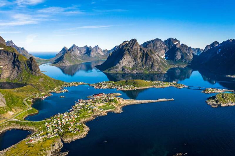 Het fotogenieke reine op de Lofoten in Noorwegen met Nordic