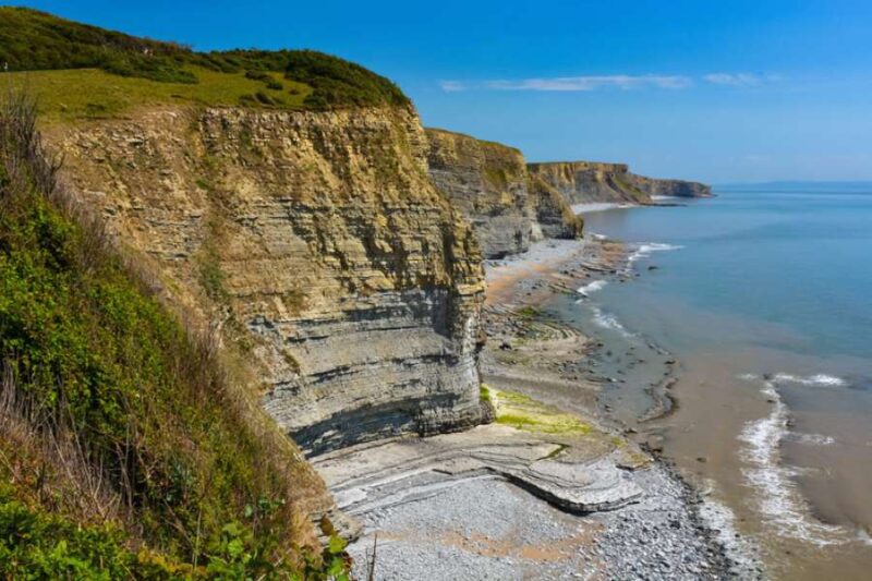 Southern-Down-Cliffs-on-the-Coastline-of-South-Wales (1)