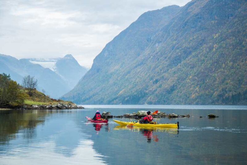 Vacances en famille avec enfants en Norvège kayak