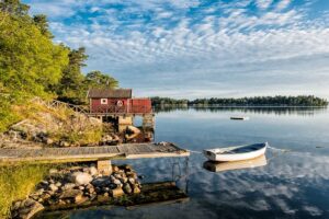 Huis aan het meer in Zweden, met Nordic, de Scandinaviëspecialist