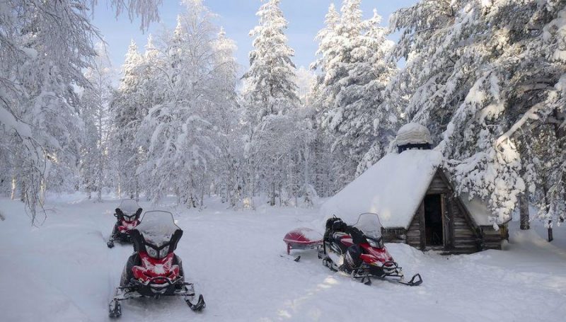 motoneige au Valkea Lodge en Finlande avec Nordic